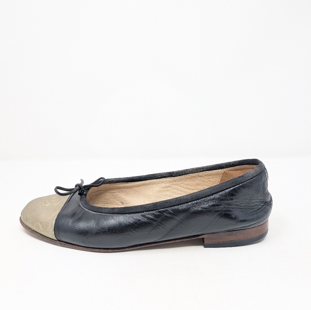Chanel Black Gold CC Ballet Flats Cap Toe Size 37.5 Leather Monogram - Picture 8 of 13